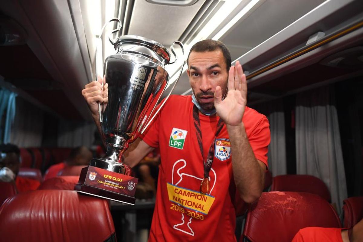 CFR Cluj s-a făcut de râs! Presată politic, echipa din Gruia a votat ca titlul să meargă la Craiova!