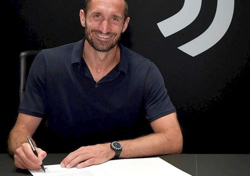 Giorgio Chiellini a semnat cu Juventus: