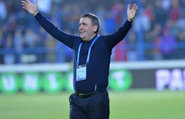 Gică Hagi se pricepe la toate » Imagini incredibile cu antrenorul Farului, în postura de portar