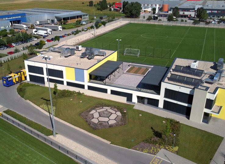 Baza celor de la Dunajska Streda are o lungime de peste un kilometru / foto: GSP