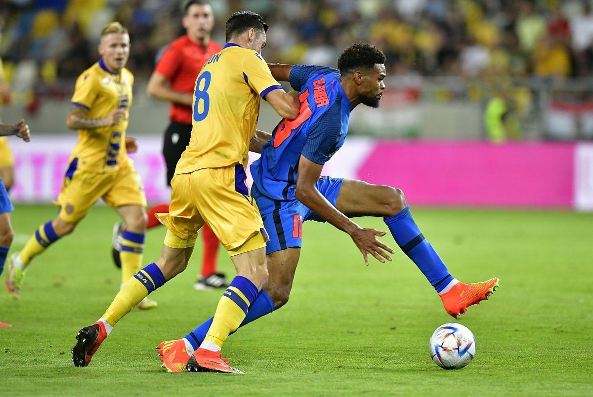 Dragomir a pus tunurile pe o vedetă de la FCSB: „Îl schimbam după 20 de minute” + „Se urcă mingea pe el ca veverița”