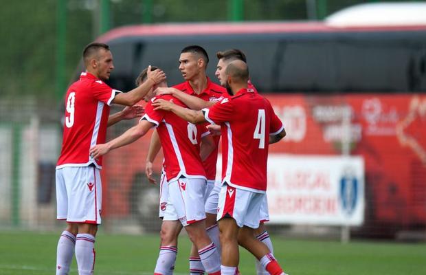 Dinamo și-a găsit sponsor cu o zi înaintea debutului în Liga 2 » Câți bani vor încasa „câinii”