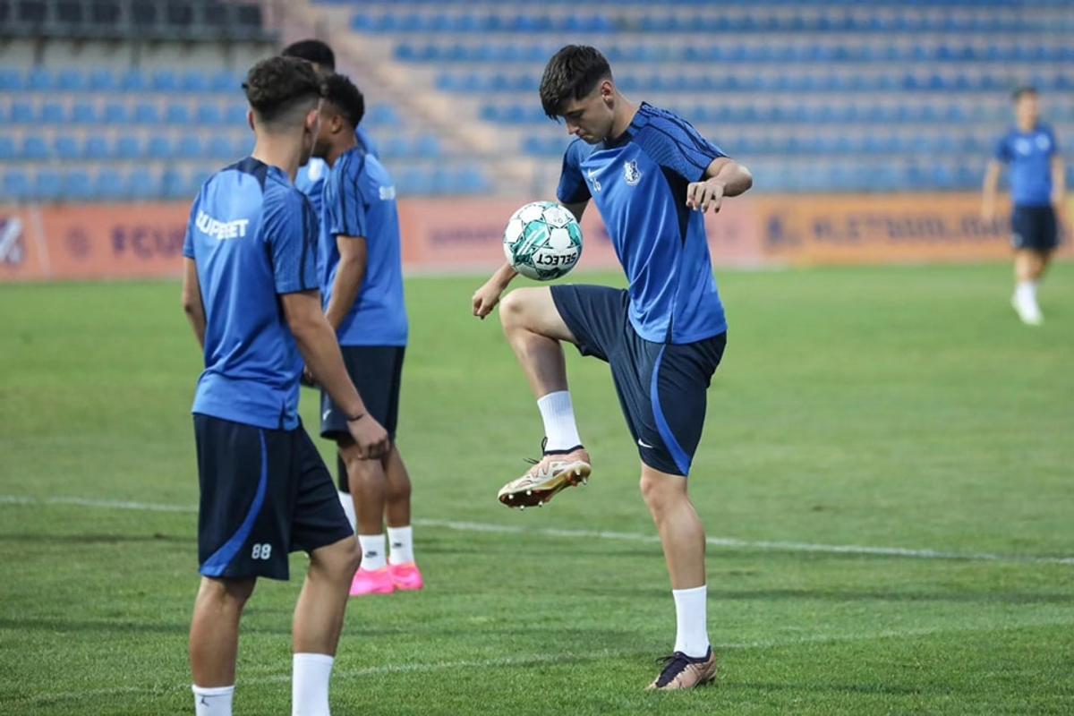 Cum arată stadionul pe care Farul joacă meciul decisiv contra lui Urartu » Construit în 2008, fără o peluză și cu gazon de județeană