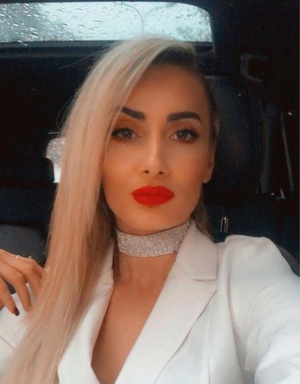 Emanuela în centrul atenției » Arbitra de rezervă de la FCSB - CSKA 1948 Sofia a furat toate privirile la sosirea la stadion