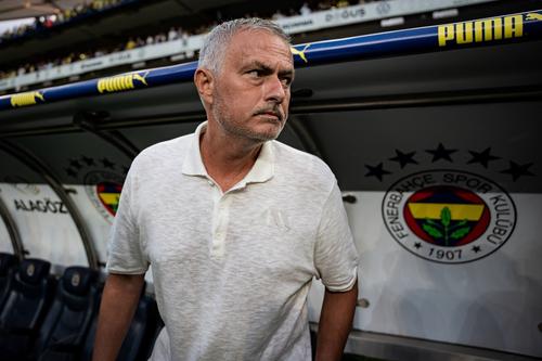 Jose Mourinho se teme de Istvan Kovacs. Foto: Imago