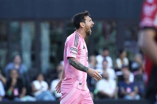 Lionel Messi n-a rezistat cu Necaxa decât 10 minute / Foto: Imago