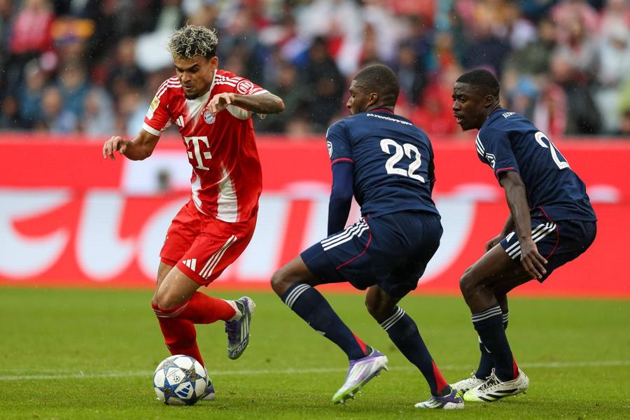 Luis Diaz, la debutul în tricoul lui Bayern / Foto: Imago Emoții cu președintele lui Bayern! » A fost dus de urgență la spital