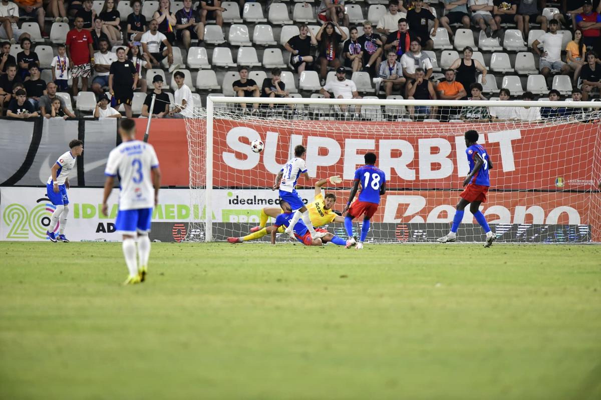 Fază nemaivăzută în Superliga: FCSB a profitat de noua regulă de arbitraj!