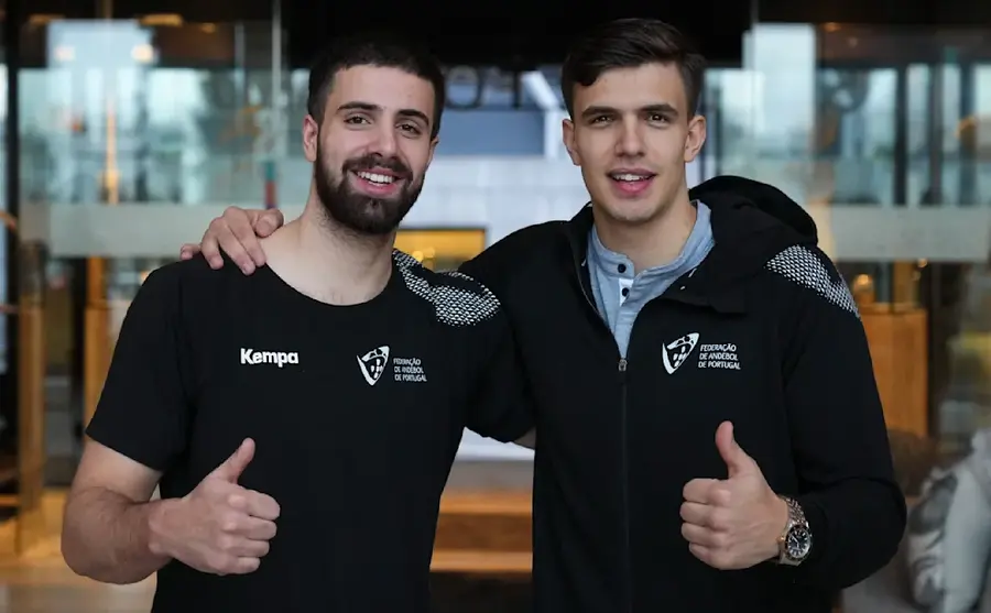 Martim (stânga) și Francisco „Kiko” Costa (dreapta), noii jucători ai lui Flensburg Handewitt Frații Costa au bătut palma cu un colos din Bundesliga!