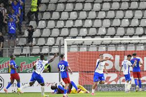 Cât ai clipi! Așa le-a închis Farul lumina celor de la FCSB: gol-fulger cu Dawa gafeur