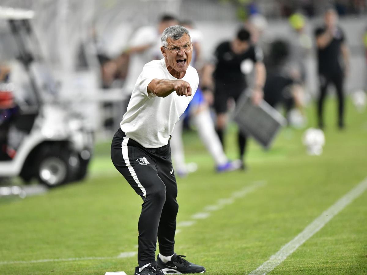 Jurnalistul Cătălin Striblea, după FCSB - Farul, la GSP Live Special: „Bîrligea parcă este separat între minte și corp! E ceva rău la echipa asta”