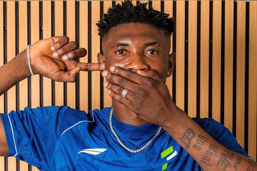 Contractul carierei pentru Kennedy Boateng // FOTO: Instagram