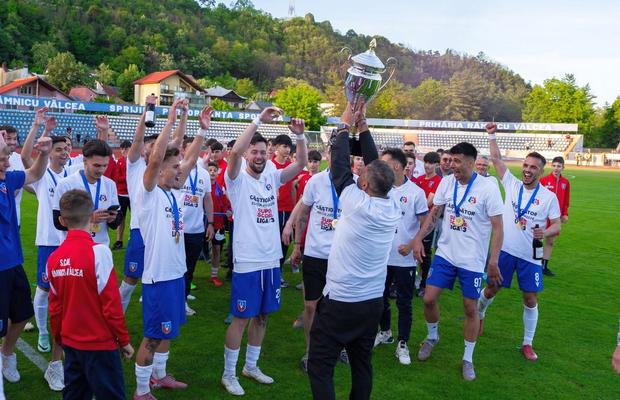 „Nu e normal!” » Discurs vehement despre sistemul din fotbalul românesc: „Ăia joacă 70-80 de meciuri... Este inadmisibil!”