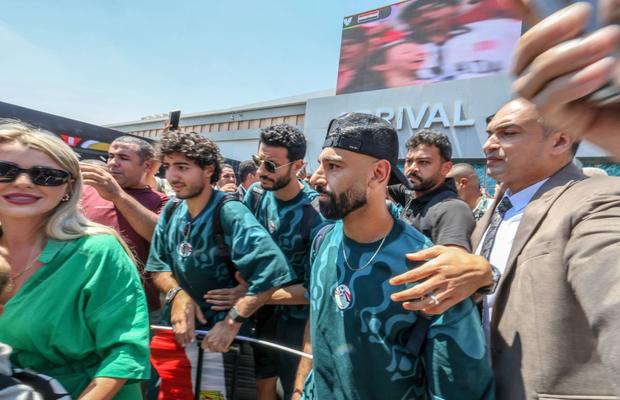 Mohamed Salah a bătut palma și semnează » Salariu colosal pentru fostul star al lui Liverpool