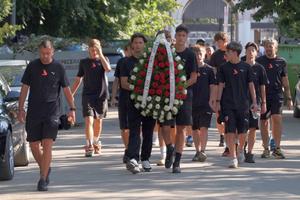 Familia, foști colegi și oameni din fotbal își iau rămas-bun de la Constantin Covaciu, maseurul decedat în accidentul echipei secunde a lui Dinamo