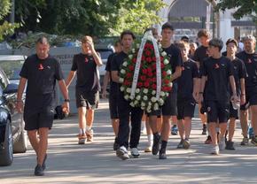 Familia, foști colegi și oameni din fotbal își iau rămas-bun de la Constantin Covaciu, maseurul decedat în accidentul echipei secunde a lui Dinamo