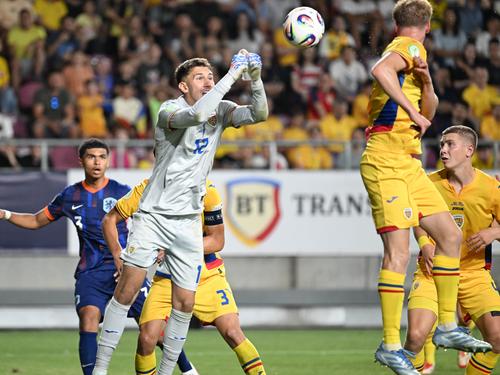 Steaua este interesată de serviciile portarului Simon Mate (20 de ani)