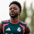 Vinicius a ajuns la baza de antrenament a lui Real Madrid // foto: facebook Real Madrid
