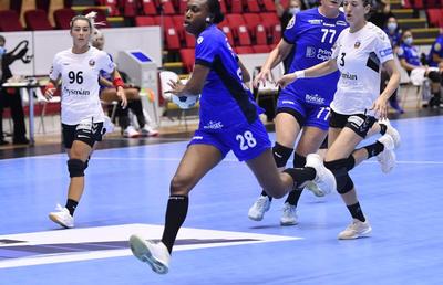 CSM București s-a calificat în semifinalele Cupei României după ce a învins Slatina la 17 goluri diferență!