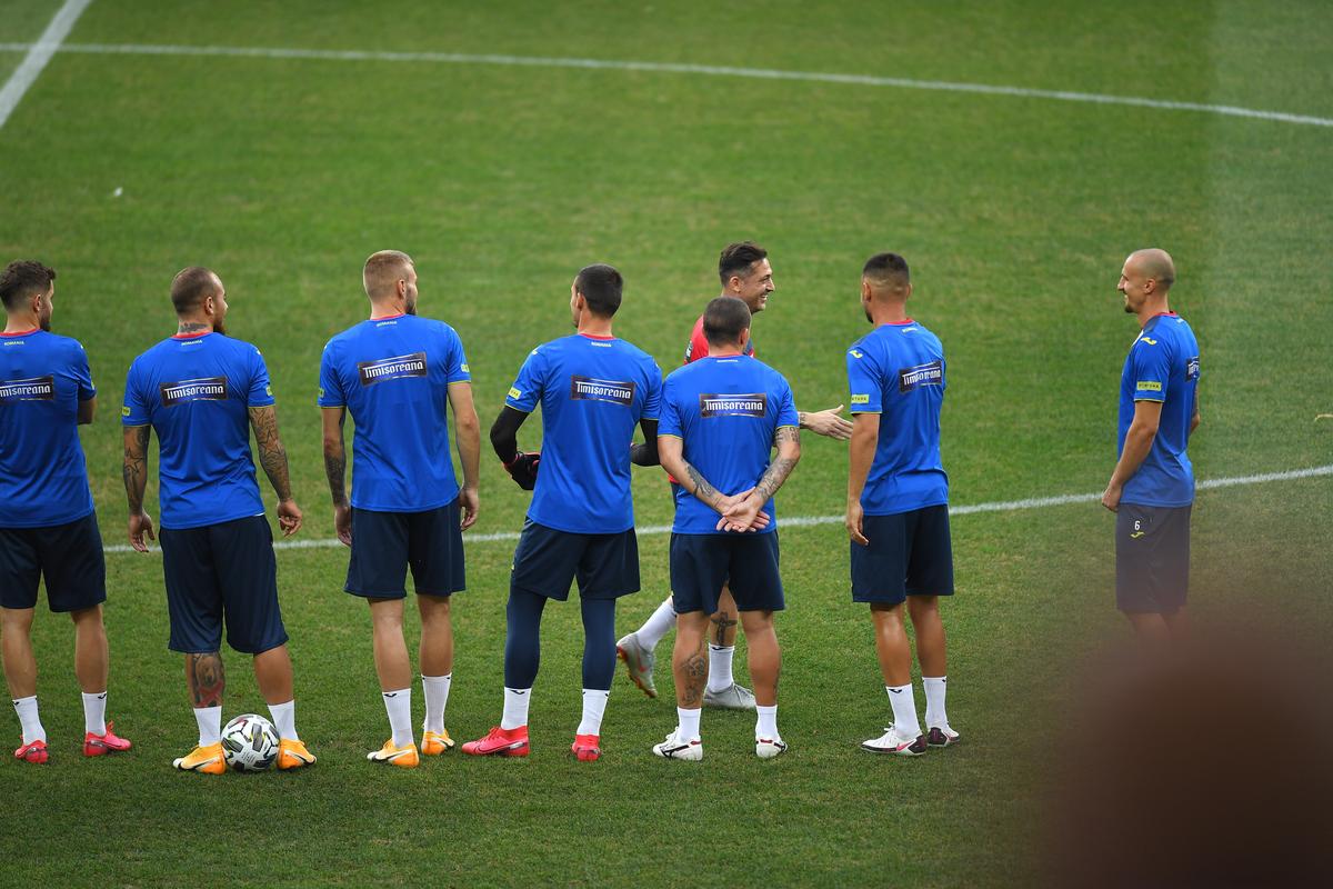 ROMÂNIA - IRLANDA DE NORD. VIDEO » Mirel Rădoi le cere jucătorilor să fie agresivi, dar îi avertizează: „Să nu faceți ca mine!”