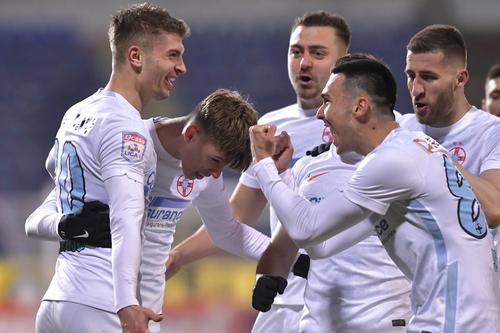 Adrian Șut și Andrei Miron ar putea juca în derby-ul FCSB - Dinamo // foto: Imago
