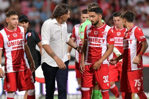 Dinamo a scăpat de interdicția la transferuri și se mișcă excelent pe piața transferurilor. Dario Bonetti va avea în sfârșit soluții în alcătuirea echipei de start.