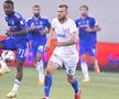 Samuel Asamoah, în stânga, în derby-ul cu CSU Craiova // foto: Imago Images