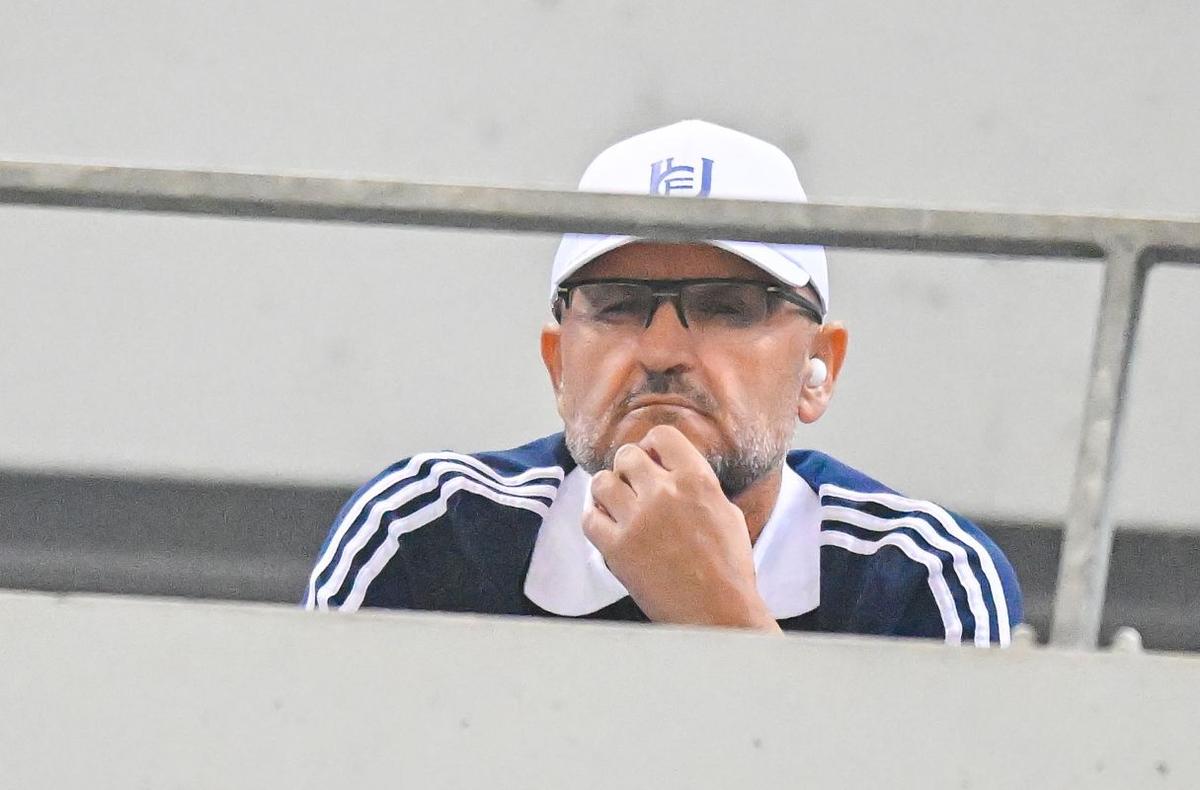 Vasilică l-a surclasat pe Hagi, dar Mititelu jr. anunță un nou antrenor la FCU Craiova de săptămâna viitoare: „Vrem să vină cu staff-ul lui”