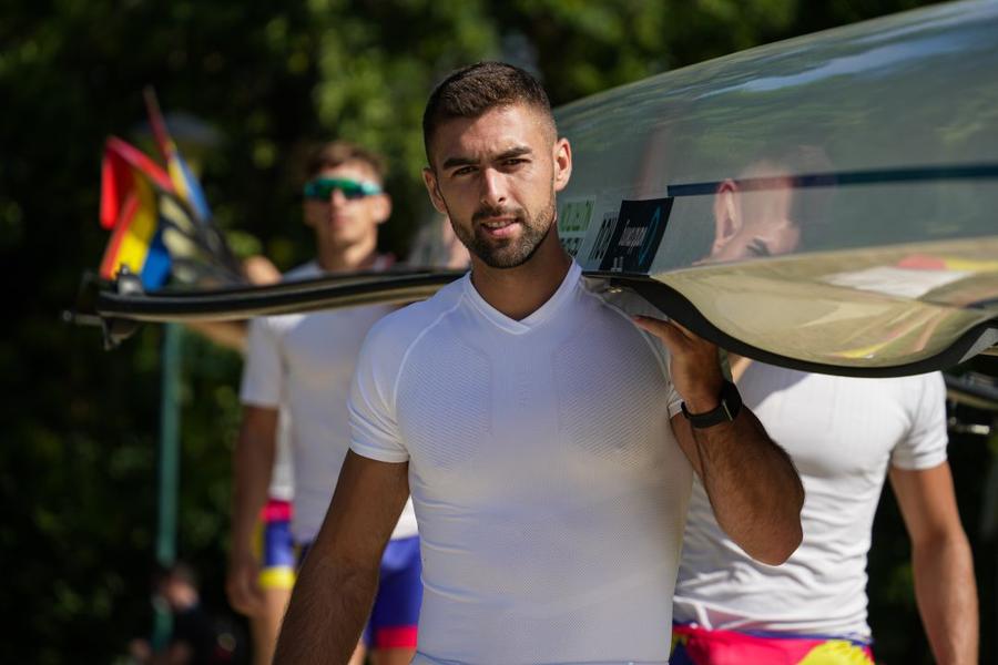 Mihăiță Țigănescu înaintea unui antrenament de la Belgrad Foto Balint Czucz Photography Bărci consacrate și bărci noi caută succesul la Mondialele de canotaj de la Belgrad: „Fiecare sportiv va da totul”
