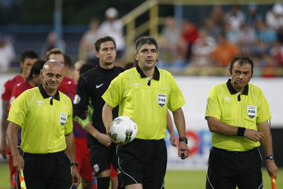Interzis de FRF, a plecat în Anglia să arbitreze! Aurel Onița, primul interviu după șapte ani de tăcere: „Mi s-a luat pasiunea! Cea mai mare bucurie e că alerg desculț pe plajă la răsăritul soarelui”