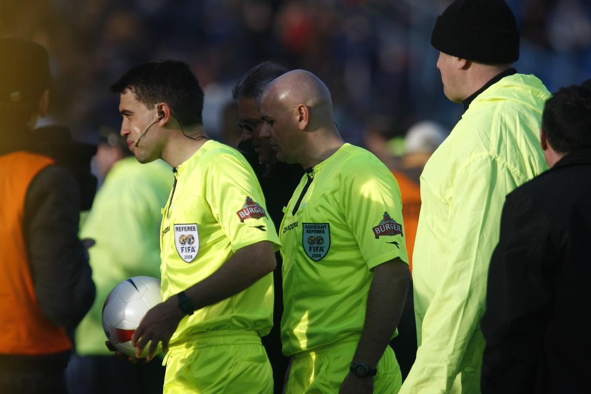 Interzis de FRF, a plecat în Anglia să arbitreze! Aurel Onița, primul interviu după șapte ani de tăcere: „Mi s-a luat pasiunea! Cea mai mare bucurie e că alerg desculț pe plajă la răsăritul soarelui”