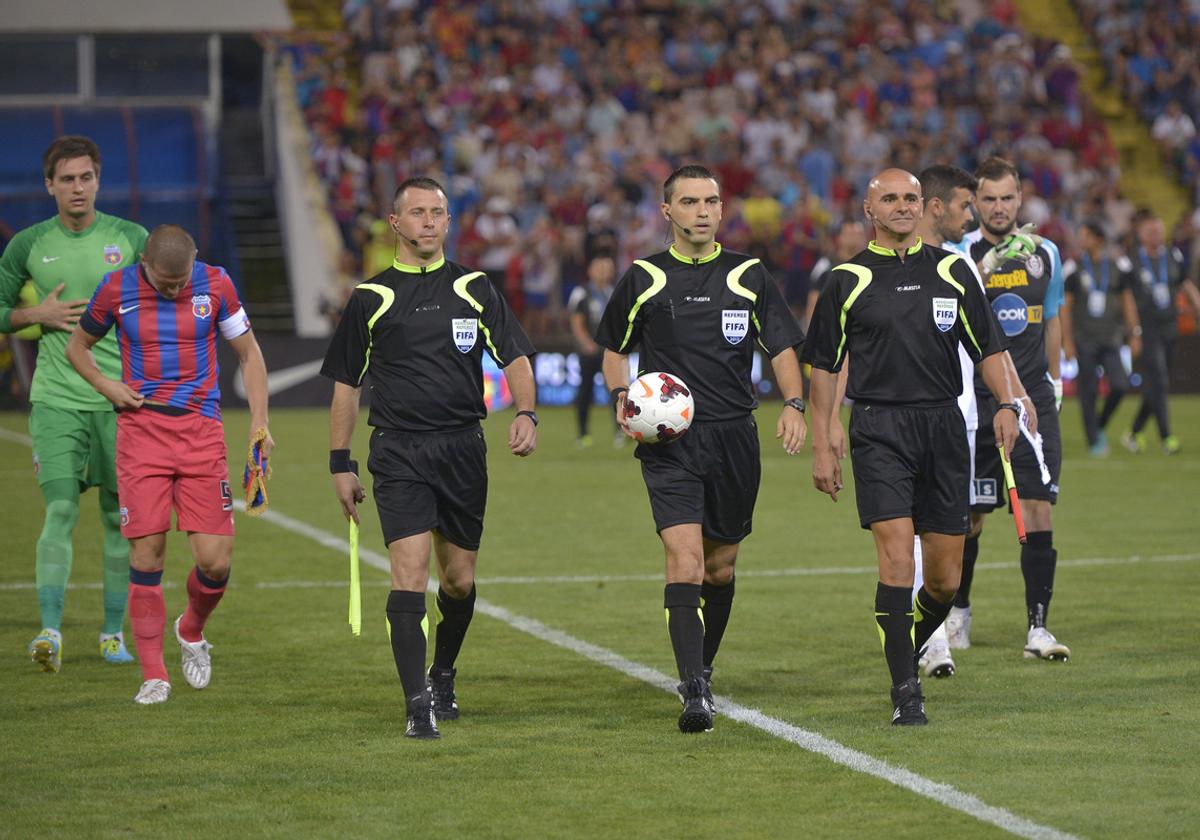 Interzis de FRF, a plecat în Anglia să arbitreze! Aurel Onița, primul interviu după șapte ani de tăcere: „Mi s-a luat pasiunea! Cea mai mare bucurie e că alerg desculț pe plajă la răsăritul soarelui”