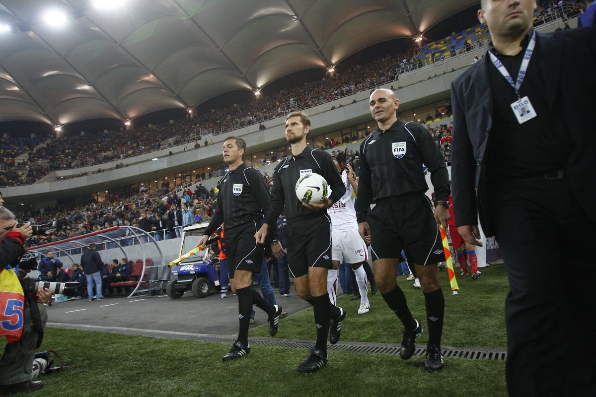Interzis de FRF, a plecat în Anglia să arbitreze! Aurel Onița, primul interviu după șapte ani de tăcere: „Mi s-a luat pasiunea! Cea mai mare bucurie e că alerg desculț pe plajă la răsăritul soarelui”