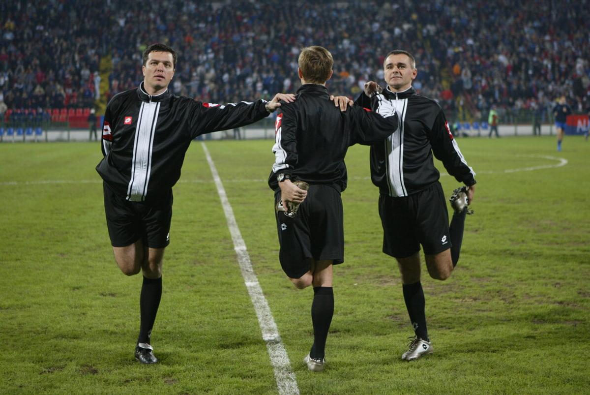Interzis de FRF, a plecat în Anglia să arbitreze! Aurel Onița, primul interviu după șapte ani de tăcere: „Mi s-a luat pasiunea! Cea mai mare bucurie e că alerg desculț pe plajă la răsăritul soarelui”