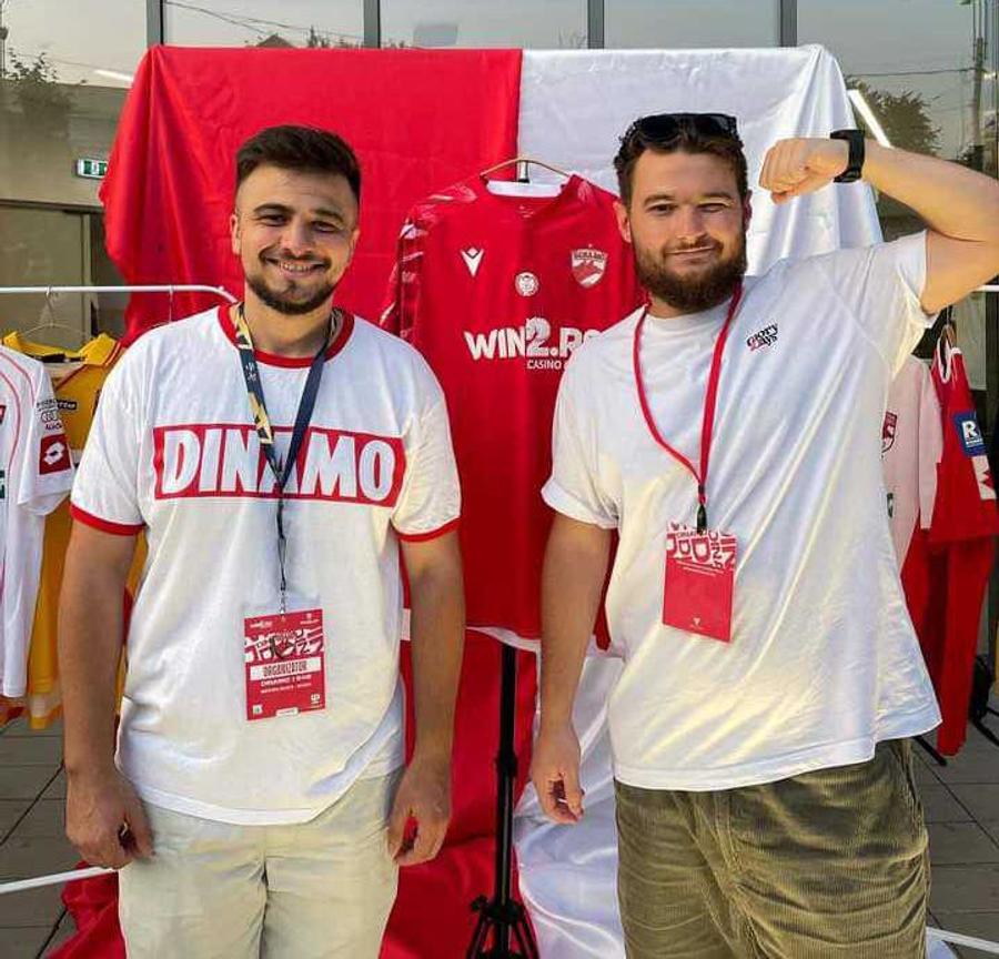 Alex B. și Alex C. la fan zone „Încă ni se pare «wow» să stăm de vorbă cu un jucător” » Tribuna Dinamo și pasiunea pentru „câinii roșii”: povestea tricoului viral cu fotbal-șampanie + moment amuzant cu suporterul de care a scris GSP: „Bă, ăsta e ăla al nostru!”