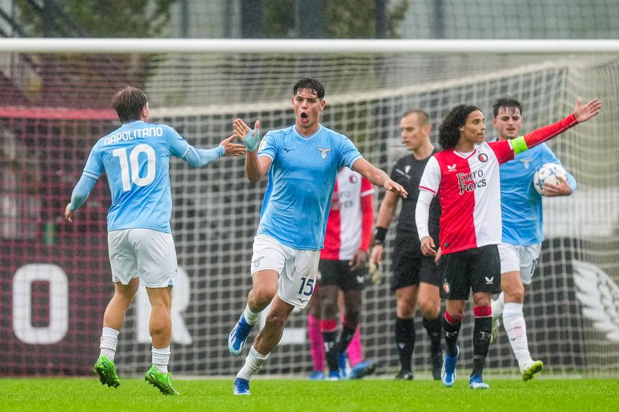 Matteo Duțu, sărbătorind un gol pentru Lazio / Foto: Imago Atenție, FRF! 5 „perle” pe care naționala le-ar putea pierde în viitorul apropiat