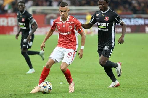 Cătălin Cîrjan a fost la un pas de convocarea la echipa națională » Ce jucător a preferat Mircea Lucescu în locul acestuia // foto: sportpictures.eu