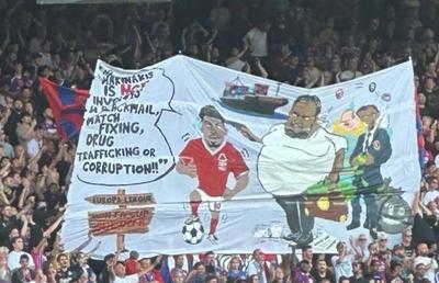 Mesajul fără precedent afișat de fani în Premier League a stârnit o anchetă în Anglia