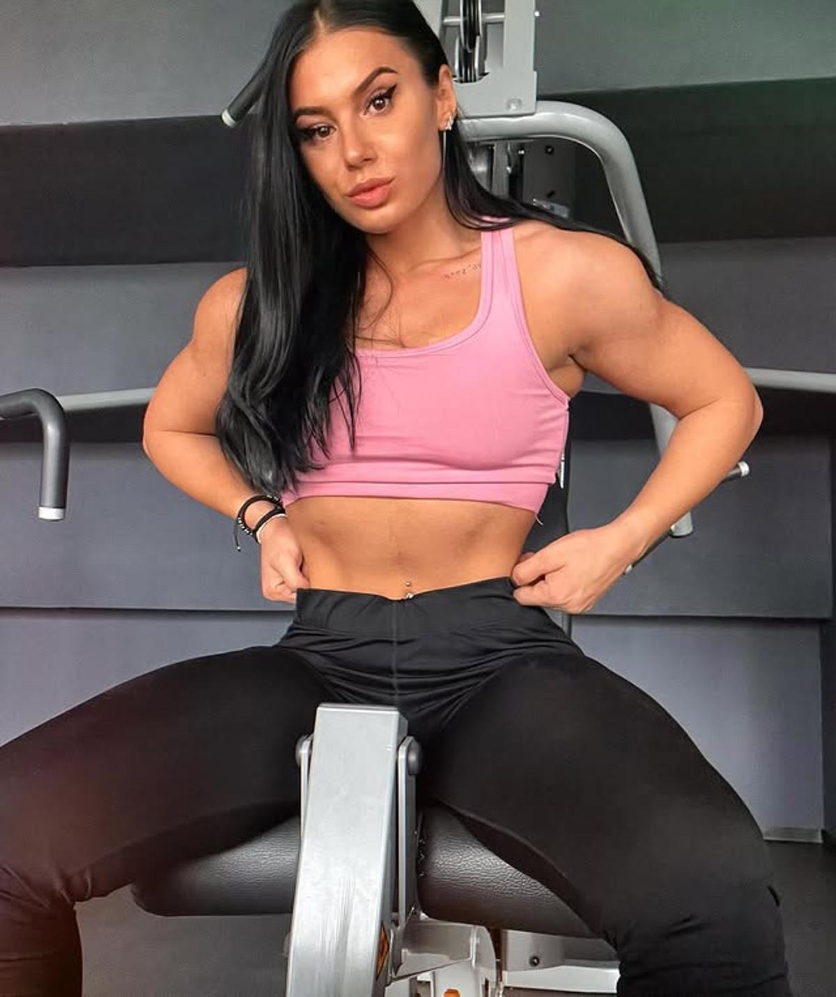 GALERIE FOTO Grigoriu Maria-Luana, bomba sexy de la haltere