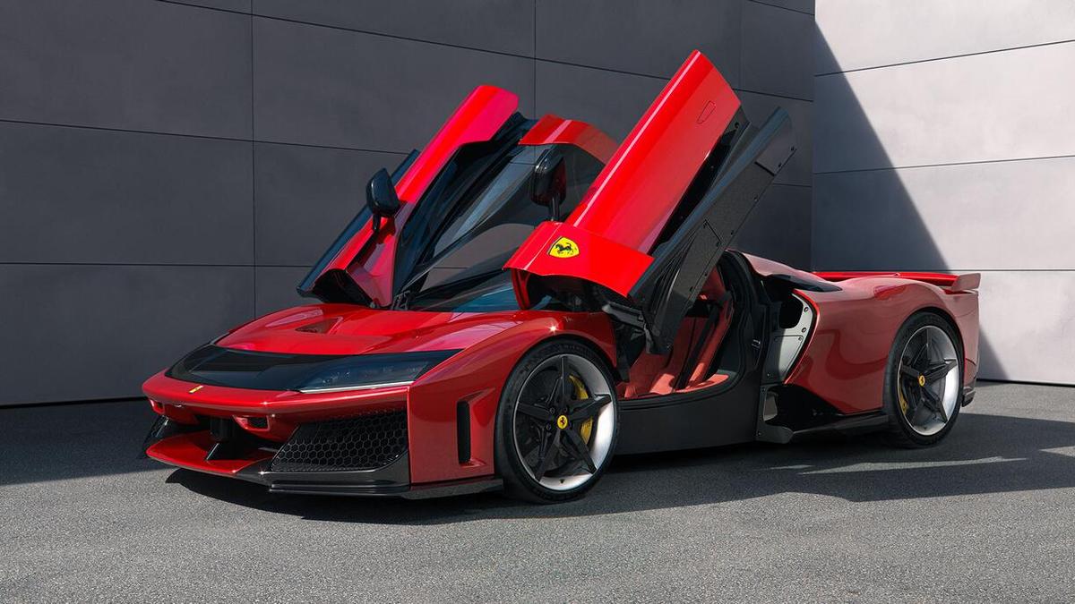 Zlatan Ibrahimovic își ia ultimul model Ferrari fabricat în serie limitată
