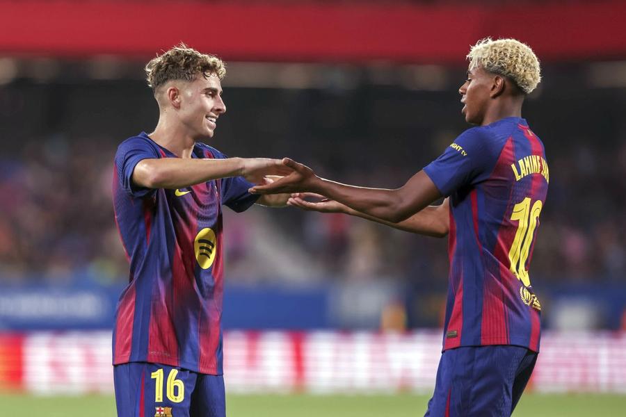 Fermin Lopez (stânga) și Lamine Yamal (dreapta) / Foto: Imago Images 3 jucători importanți de la Barcelona, aproape de revenire » Flick a răbufnit când a auzit de Yamal: „O mare porcărie”