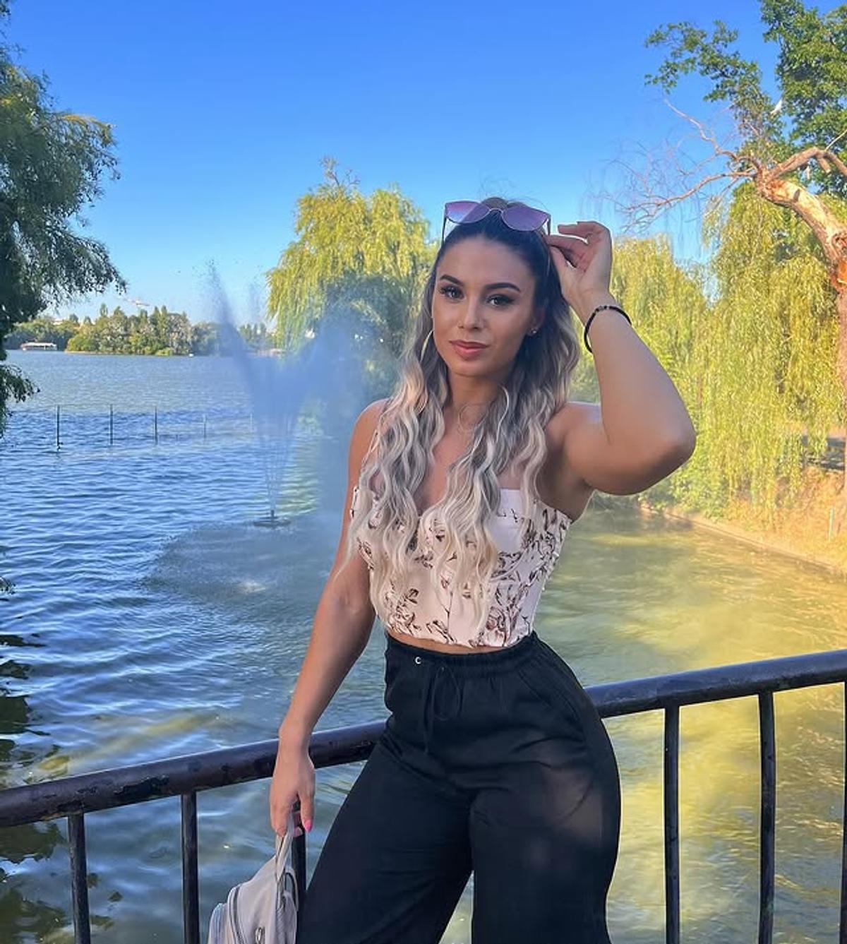 GALERIE FOTO Grigoriu Maria-Luana, bomba sexy de la haltere