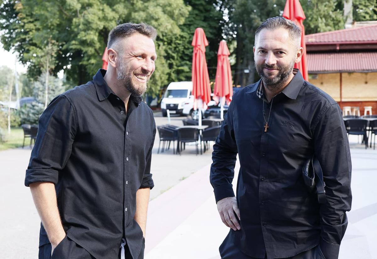 Sportul Studențesc și-a prezentat echipa » Noul antrenor și-a citit discursul de pe telefon și a primit aplauze: „Ăsta trebuie să fie obiectivul nostru!”