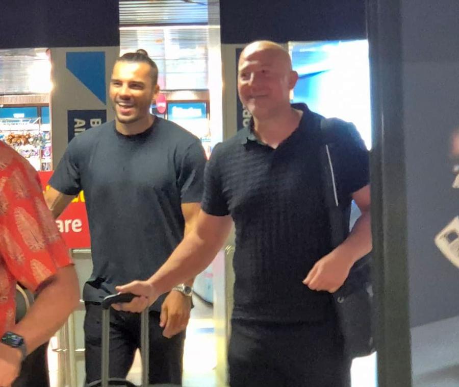 Muhar și Korenica au ajuns la București pentru a semna cu FCSB! » Imagini de la sosirea celor doi jucători