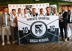 Sportul Studențesc și-a prezentat echipa » Noul antrenor și-a citit discursul de pe telefon și a primit aplauze: „Ăsta trebuie să fie obiectivul nostru!”