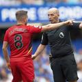 Mike Dean nu fluiera nici când situația ar fi impus-o?! Dezvăluirile lui sunt cel puțin surprinzătoare. Foto: Imago Images