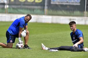 Fotbalistul crescut de FCSB a fost prezentat la Rapid » Reacțiile fanilor