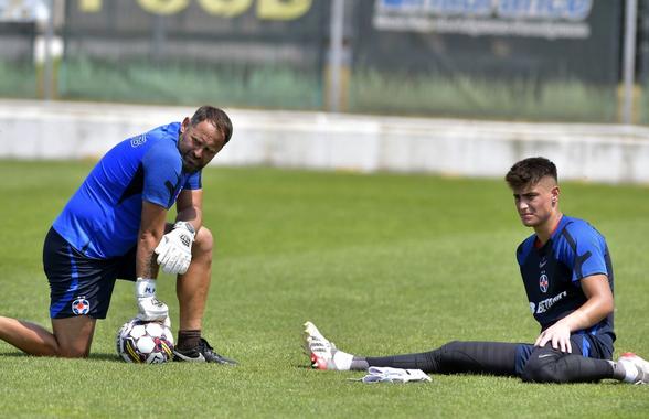 Fotbalistul crescut de FCSB a fost prezentat la Rapid » Reacțiile fanilor: „Putem să nu mai transferăm de la ei?!”