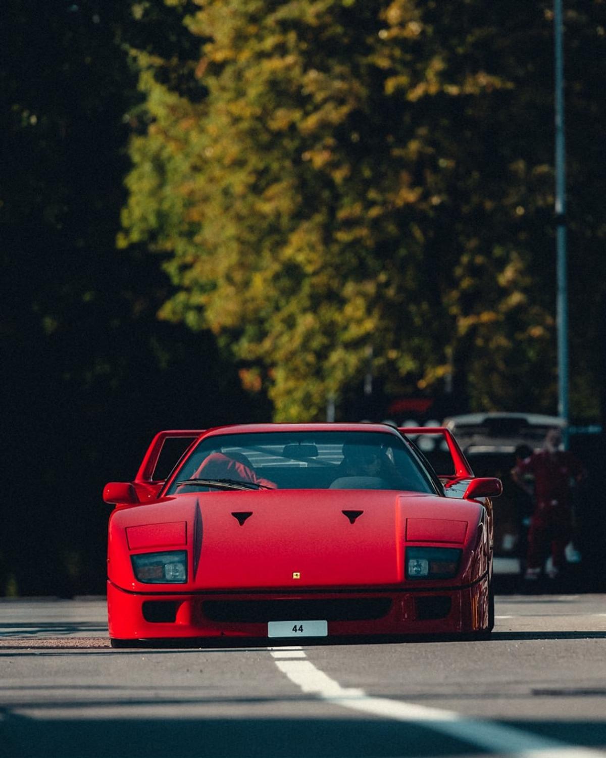 Lewis Hamilton și Ferrari F40