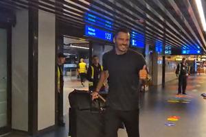Muhar și Korenica au ajuns la București pentru a semna cu FCSB! » Imagini de la sosirea celor doi jucători